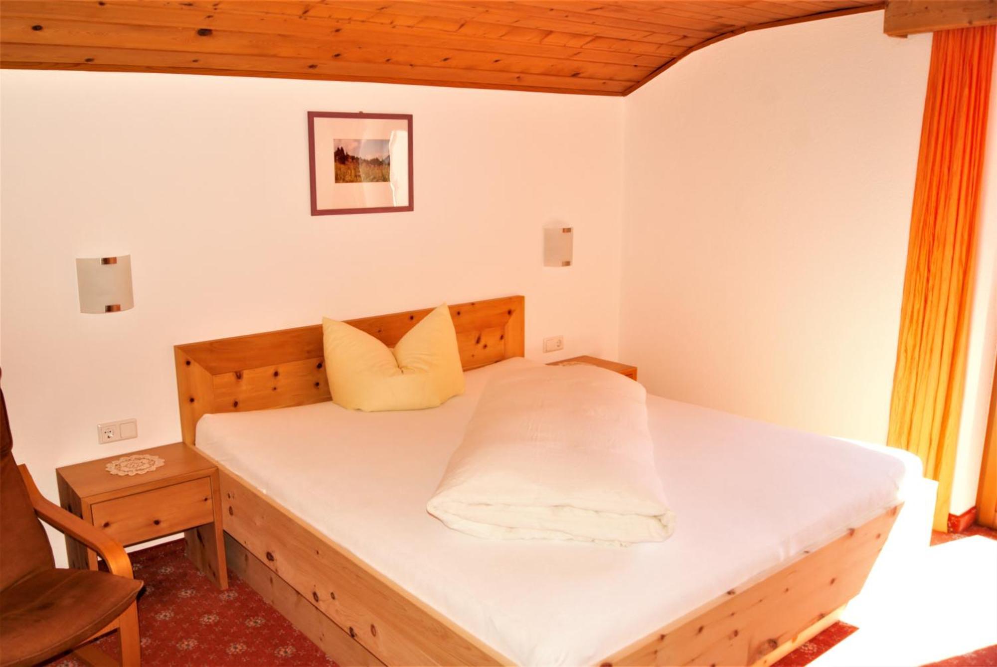 Landhaus St. Hubertus Kaunertal Habitación foto